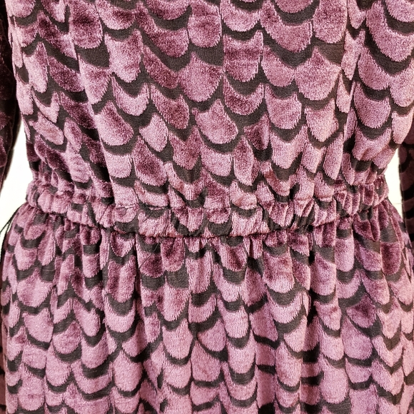 🆕️ MICHAEL Michael Kors Long Sleeve Velvet Dress - Picture 6 of 8